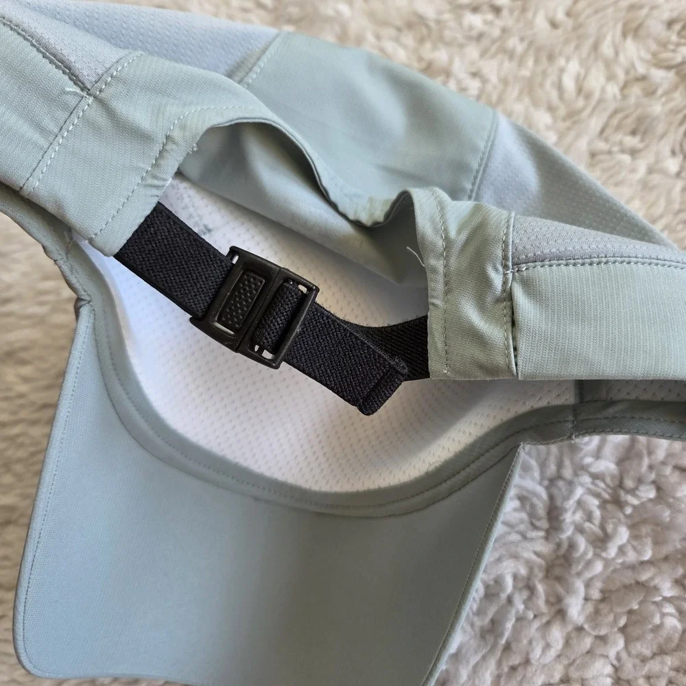 Arc'teryx Calvus Cap Women's L/XL Adjustable Hat Light Gray 